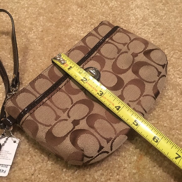 Brand New Cream and Brown COACH Logo Printed Wallet Wristlet - Picture 5 of 7